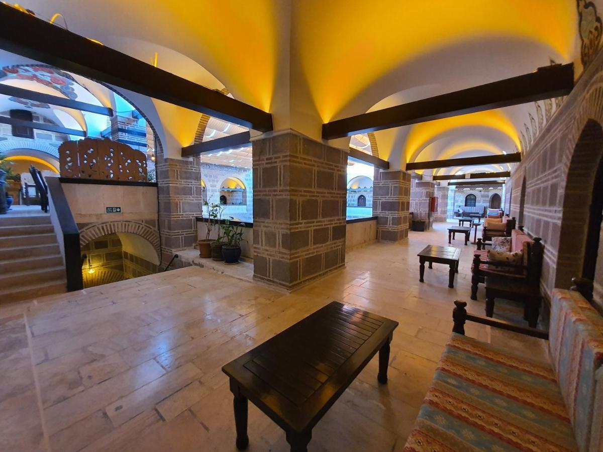 Cesme Kanuni Kervansaray Historical Hotel Buitenkant foto