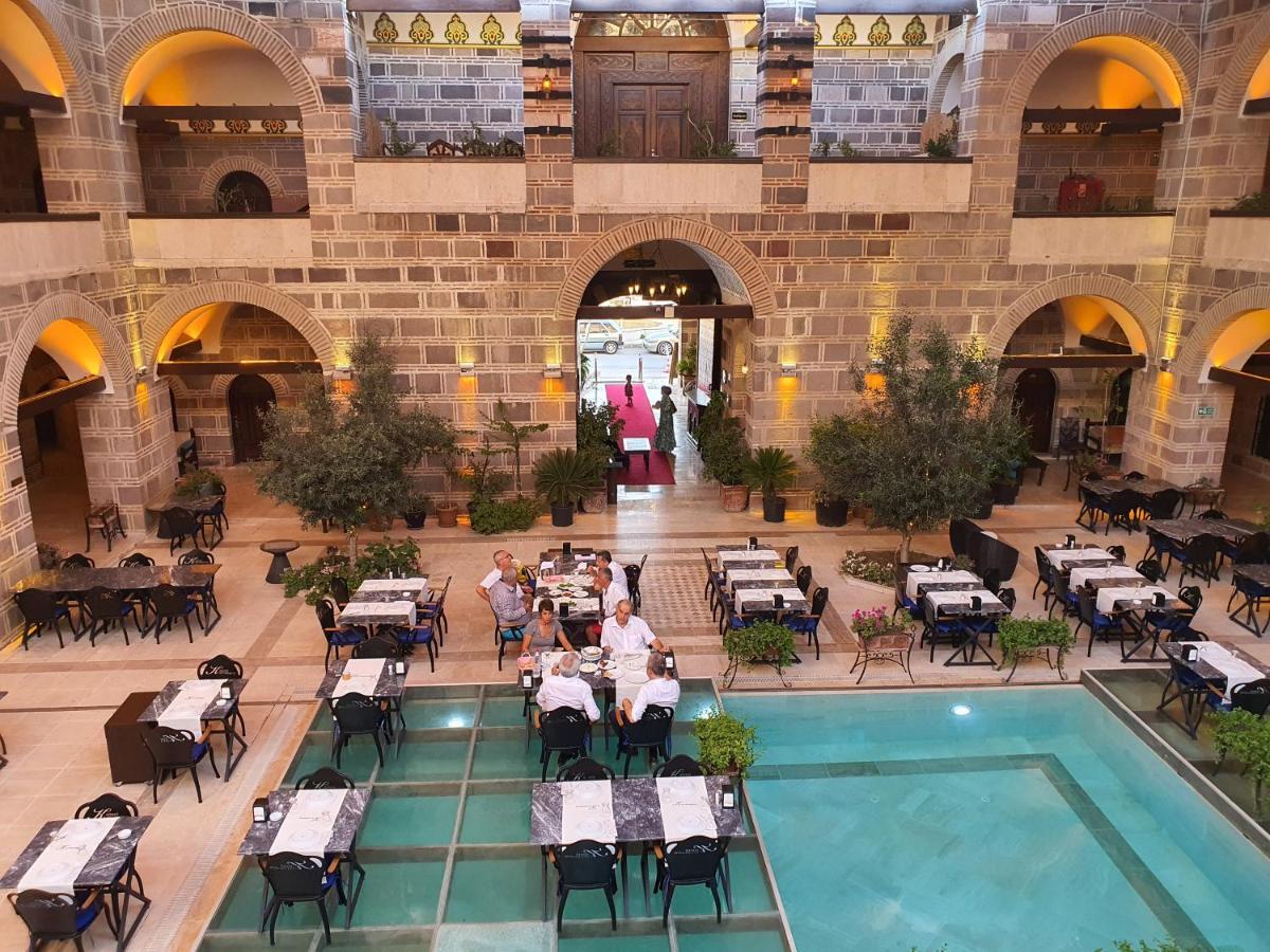 Cesme Kanuni Kervansaray Historical Hotel Buitenkant foto