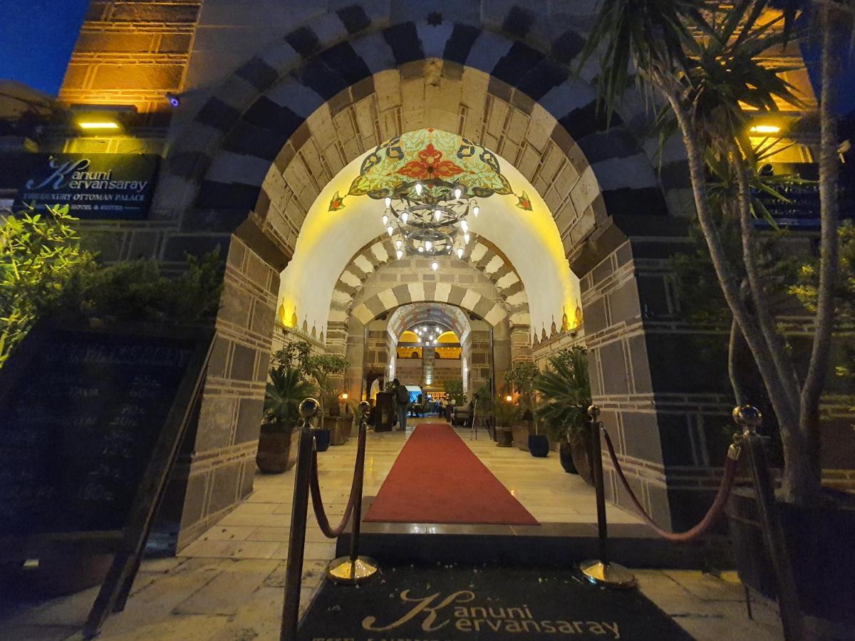 Cesme Kanuni Kervansaray Historical Hotel Buitenkant foto