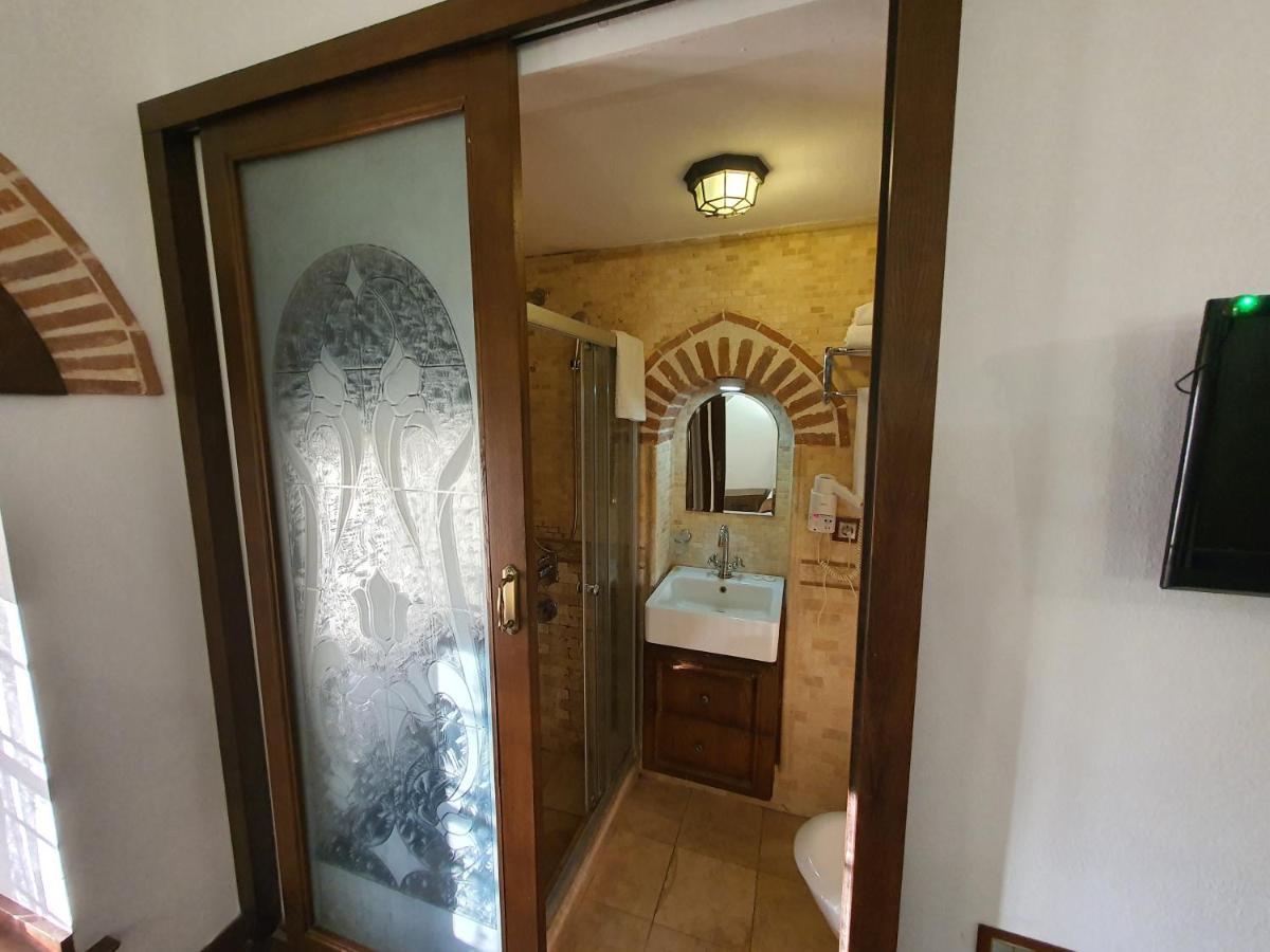 Cesme Kanuni Kervansaray Historical Hotel Buitenkant foto