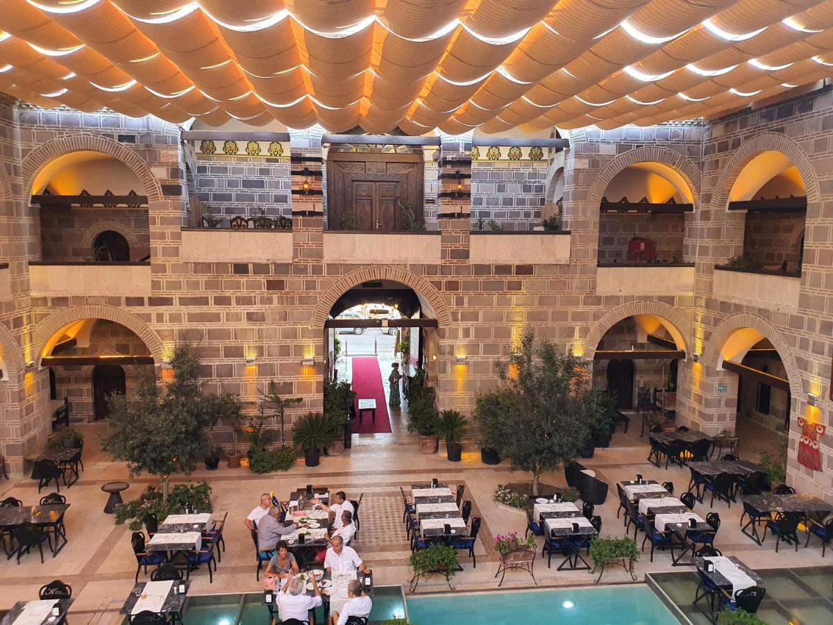 Cesme Kanuni Kervansaray Historical Hotel Buitenkant foto