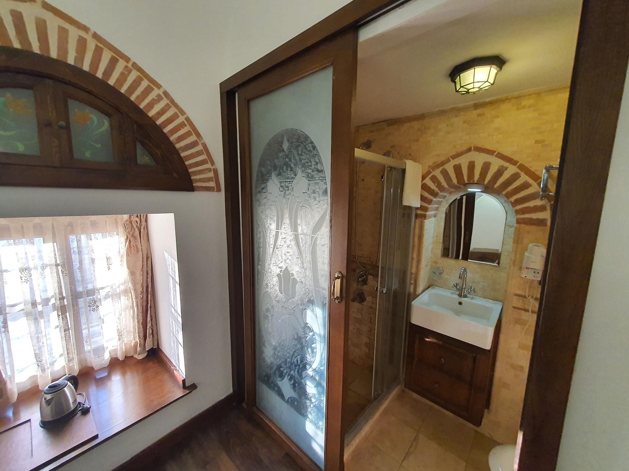 Cesme Kanuni Kervansaray Historical Hotel Buitenkant foto