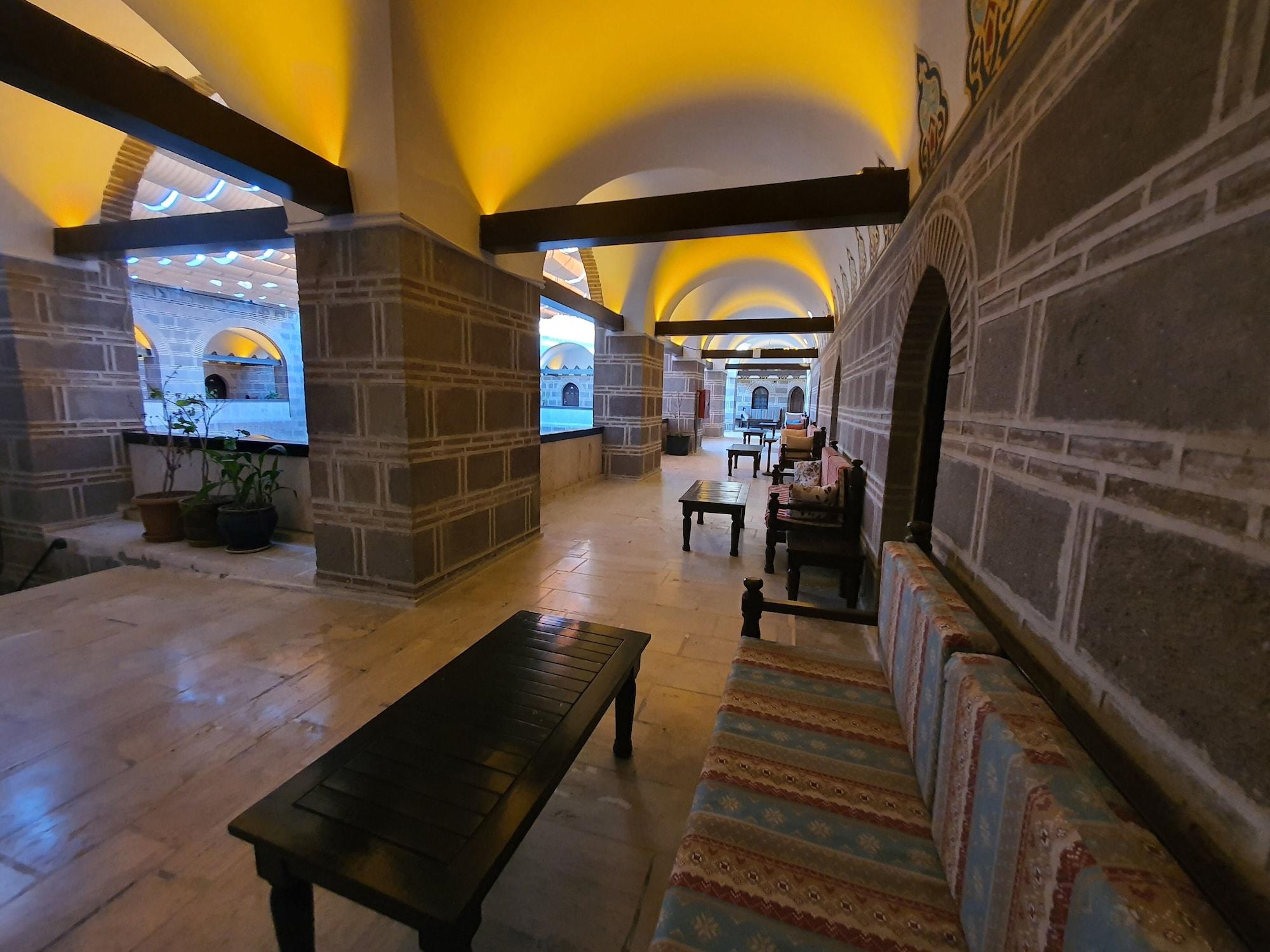 Cesme Kanuni Kervansaray Historical Hotel Buitenkant foto
