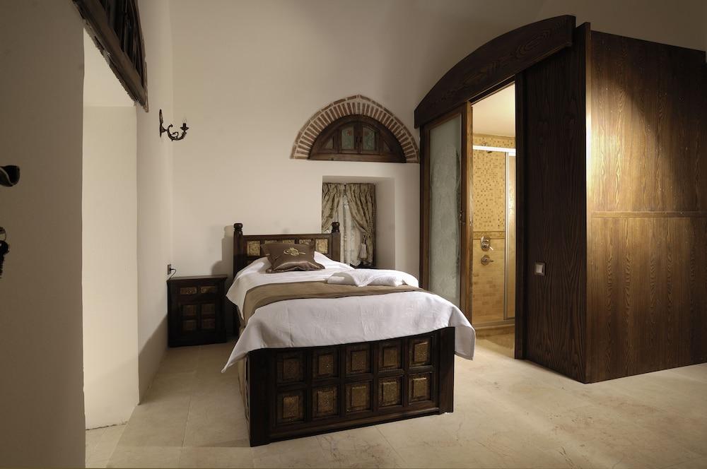 Cesme Kanuni Kervansaray Historical Hotel Buitenkant foto