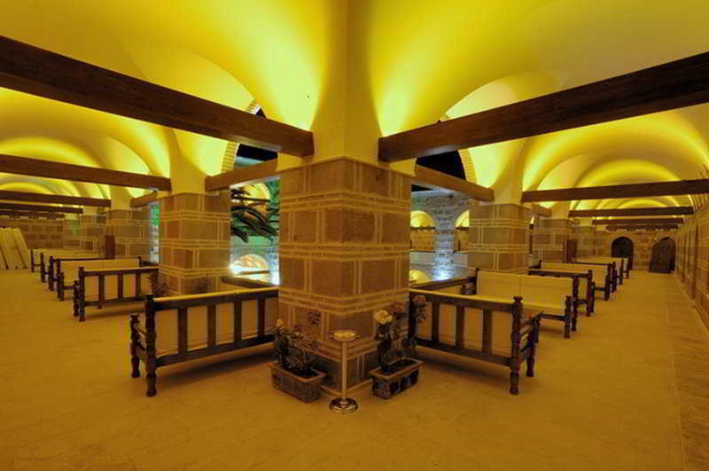 Cesme Kanuni Kervansaray Historical Hotel Buitenkant foto