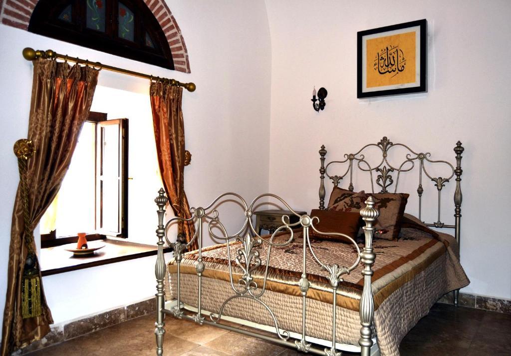 Cesme Kanuni Kervansaray Historical Hotel Kamer foto